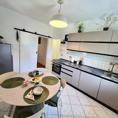 Cute Colorful Apartment *